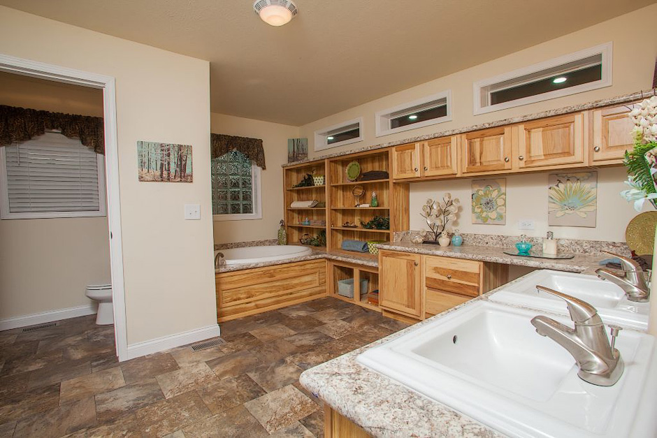 Commodore Custom Home - Master Bath